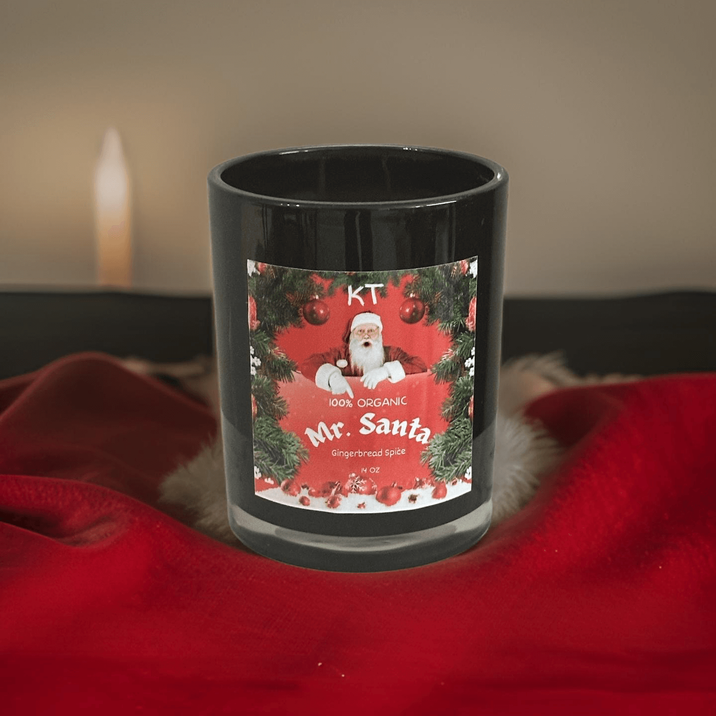 MR SANTA Decorative Holiday Scented Candles – Create a festive atmosphere with this charming holiday candle.